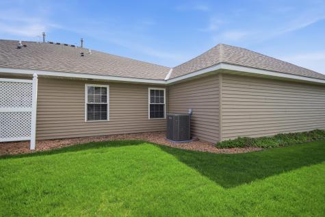 1906 Oak Tree Lane Austin MN 55912