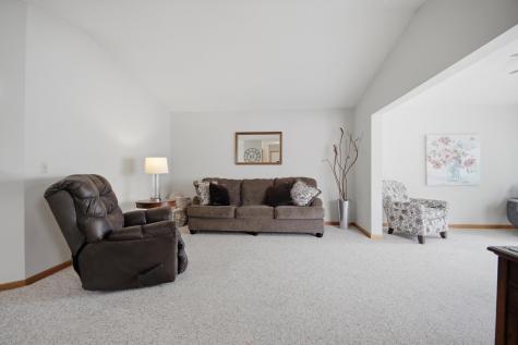 1906 Oak Tree Lane Austin MN 55912