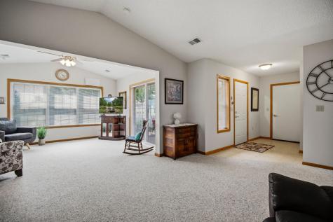 1906 Oak Tree Lane Austin MN 55912