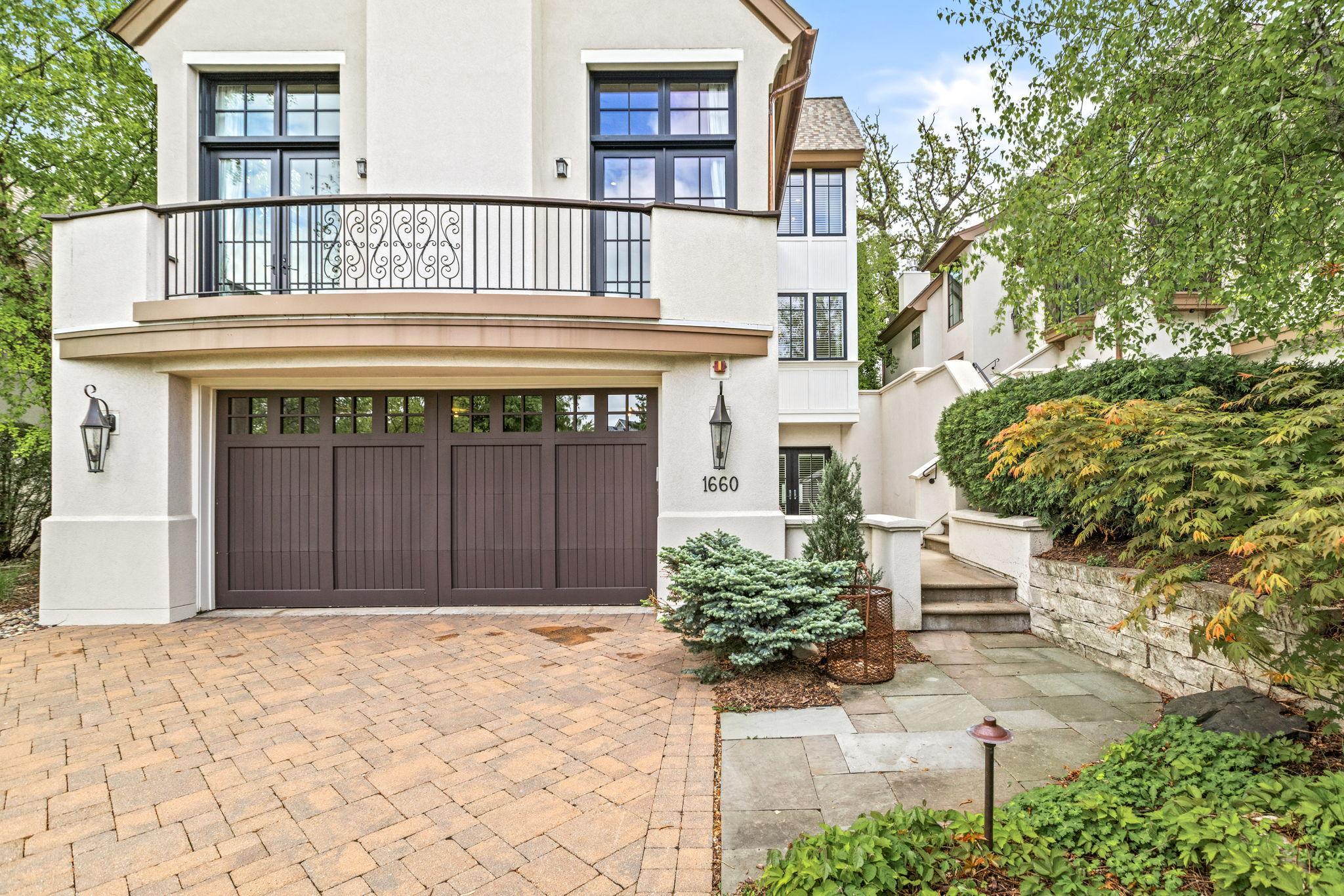 1660 Carriage Path Golden Valley MN 55422