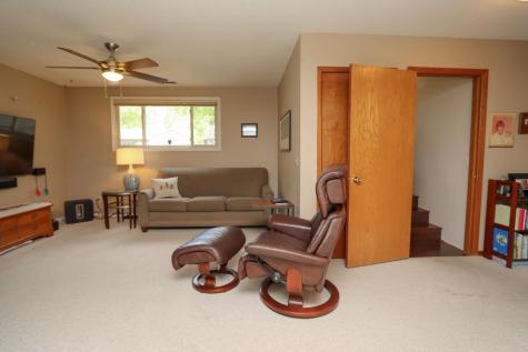 149 Mary Circle North Mankato MN 56003