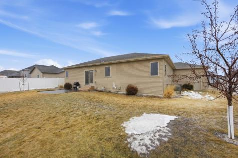4727 6th Street W West Fargo ND 58078