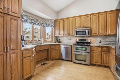732 E Nicollet Boulevard Burnsville MN 55337