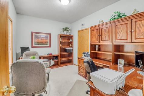 2709 30th Avenue S Fargo ND 58103