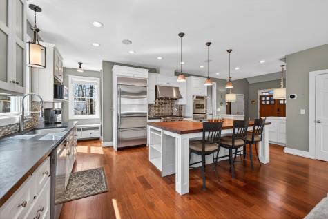 19055 Ridgewood Road Deephaven MN 55391