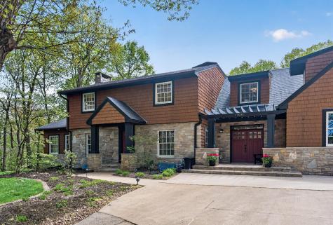 19055 Ridgewood Road Deephaven MN 55391