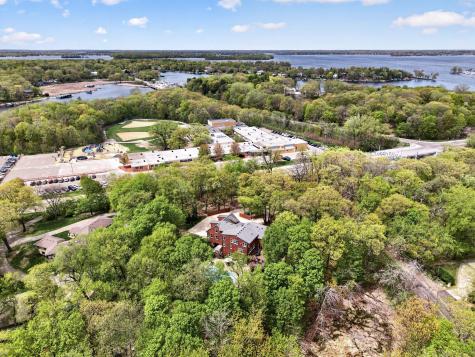 19055 Ridgewood Road Deephaven MN 55391