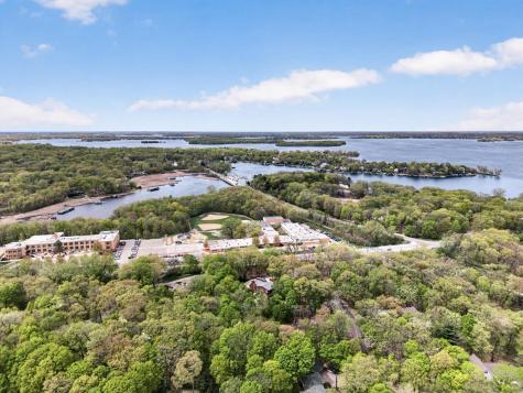 19055 Ridgewood Road Deephaven MN 55391