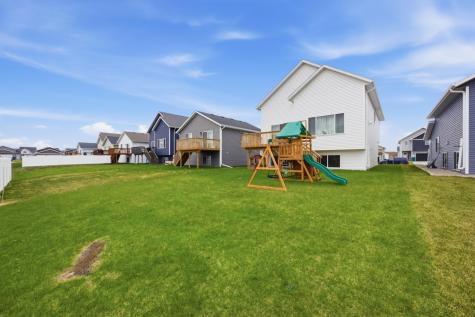 6862 Thomas Street Horace ND 58047