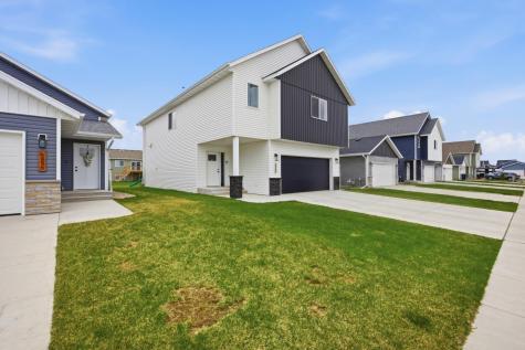 6862 Thomas Street Horace ND 58047