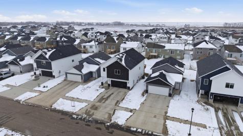 6862 Thomas Street Horace ND 58047