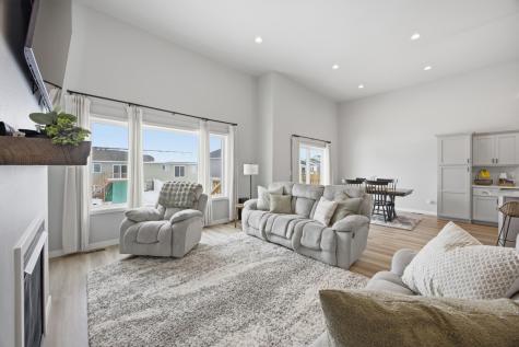 6862 Thomas Street Horace ND 58047