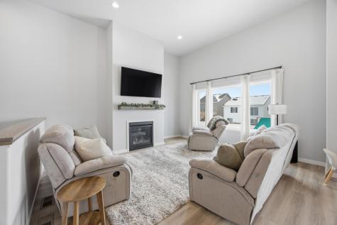 6862 Thomas Street Horace ND 58047