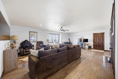 16496 42nd Street SE Mapleton ND 58059