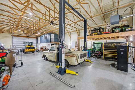 16496 42nd Street SE Mapleton ND 58059