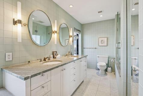 110 Bank Street SE Minneapolis MN 55414