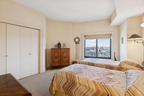 110 Bank Street SE Minneapolis MN 55414
