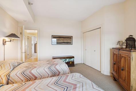 110 Bank Street SE Minneapolis MN 55414