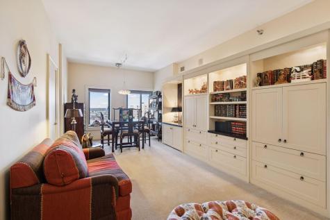 110 Bank Street SE Minneapolis MN 55414