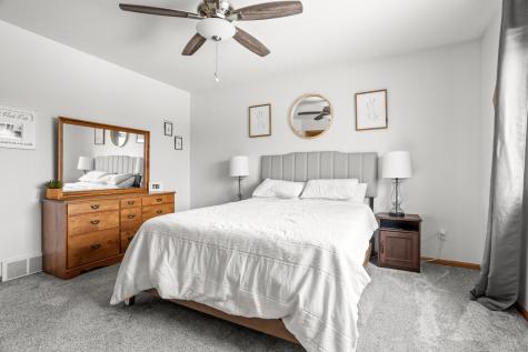 952 38 1/2 Avenue W West Fargo ND 58078