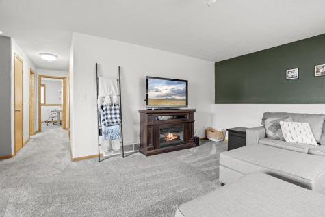 952 38 1/2 Avenue W West Fargo ND 58078