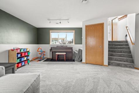 952 38 1/2 Avenue W West Fargo ND 58078