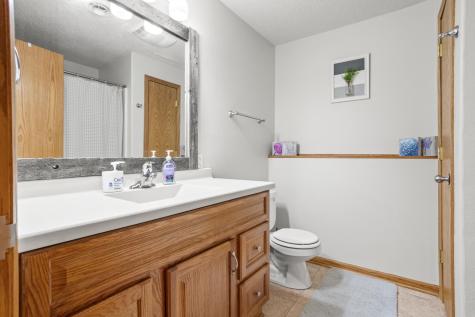 952 38 1/2 Avenue W West Fargo ND 58078