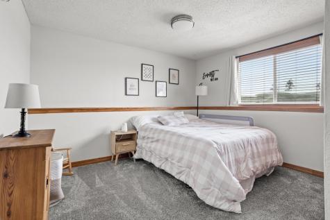 952 38 1/2 Avenue W West Fargo ND 58078