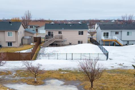 952 38 1/2 Avenue W West Fargo ND 58078
