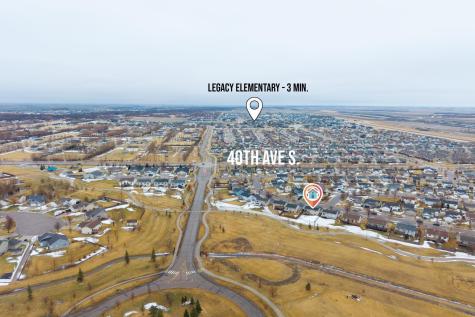 952 38 1/2 Avenue W West Fargo ND 58078