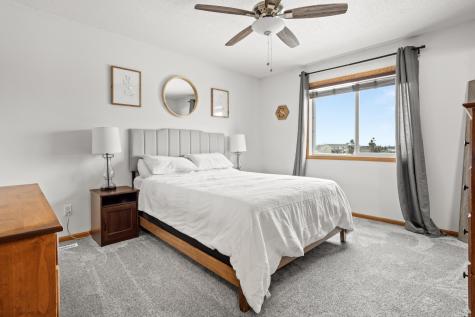 952 38 1/2 Avenue W West Fargo ND 58078