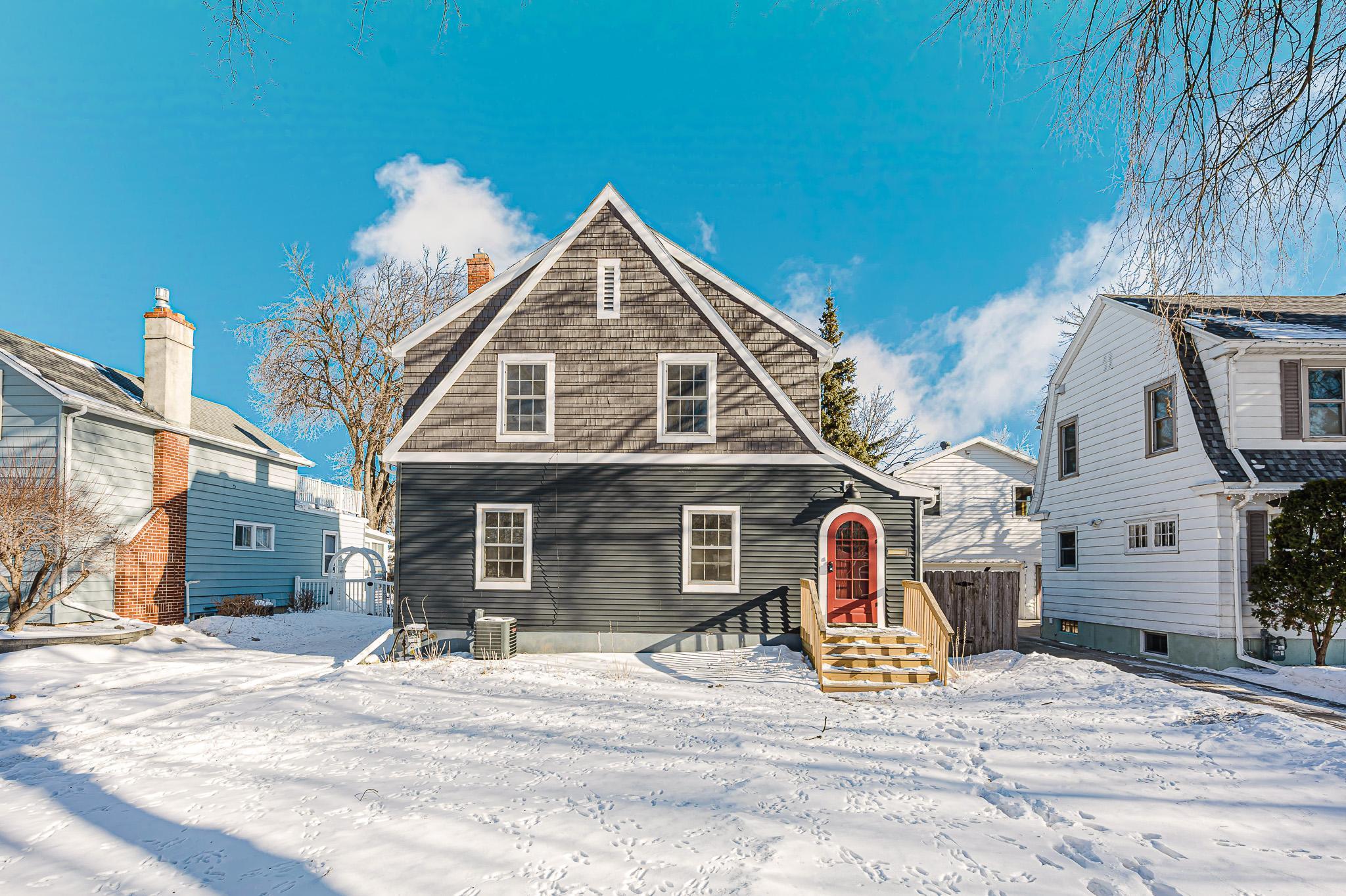 912 11th Street S Moorhead MN 56560