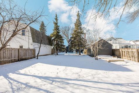 912 11th Street S Moorhead MN 56560