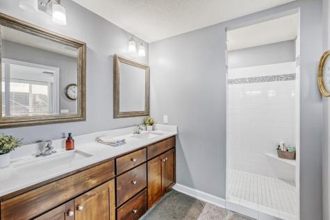 17821 Essex Lane Farmington MN 55044