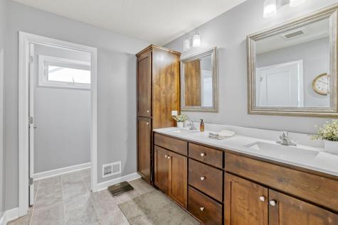 17821 Essex Lane Farmington MN 55044