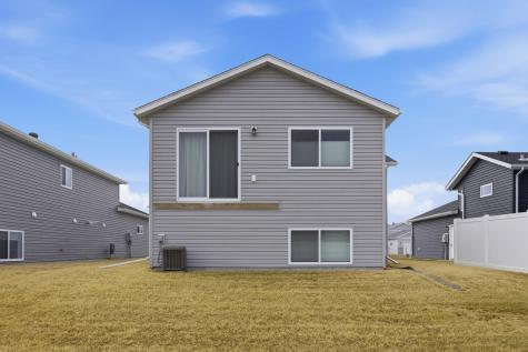 6769 70th Avenue S Horace ND 58047