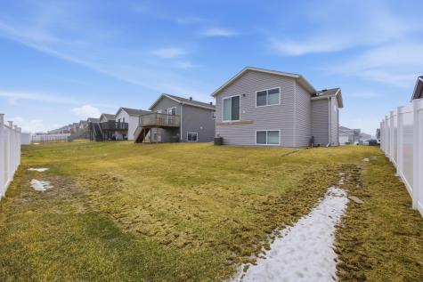 6769 70th Avenue S Horace ND 58047