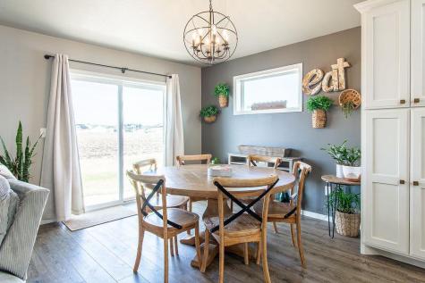 713 48th Avenue W West Fargo ND 58078