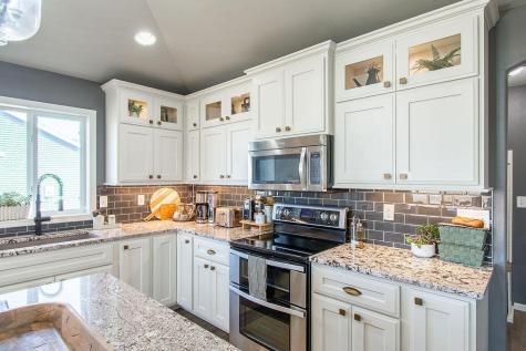 713 48th Avenue W West Fargo ND 58078