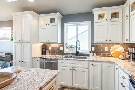 713 48th Avenue W West Fargo ND 58078