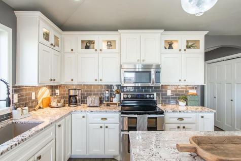 713 48th Avenue W West Fargo ND 58078