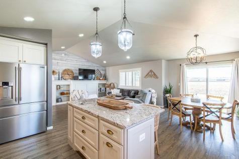 713 48th Avenue W West Fargo ND 58078