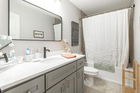 713 48th Avenue W West Fargo ND 58078