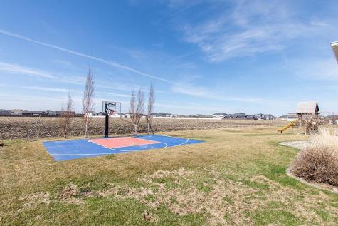 713 48th Avenue W West Fargo ND 58078
