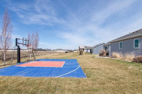 713 48th Avenue W West Fargo ND 58078