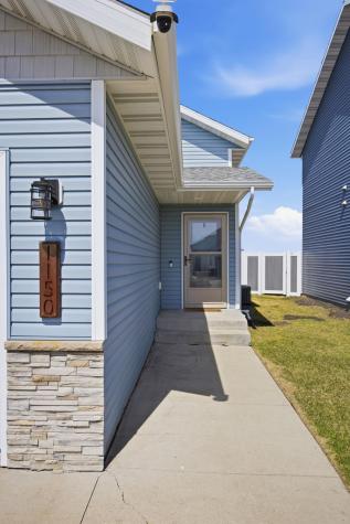 1150 Highland Lane W West Fargo ND 58078