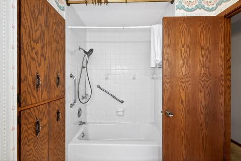 3525 Longfellow Road N Fargo ND 58102