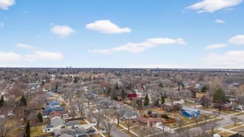 3525 Longfellow Road N Fargo ND 58102