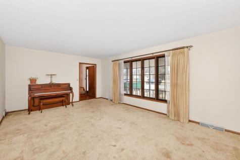 3525 Longfellow Road N Fargo ND 58102