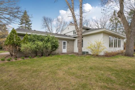 1736 Woodland Road Saint Cloud MN 56304